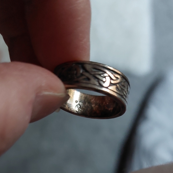 Handcrafted Silver Ring - Picture 4 of 4